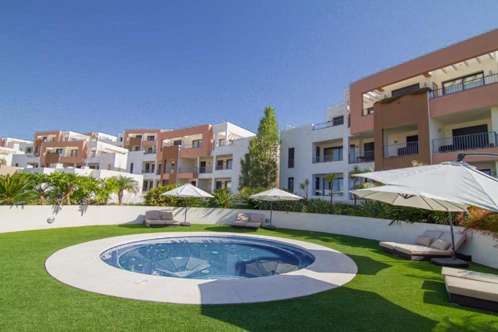 Luxury Spa Resort Marbella 2 Bedroom Sauna Gym Pools Jacuzzi エクステリア 写真
